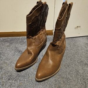 Women's Cowboy Boots. WORN 1 TIME